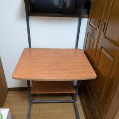 パソコンデスクの画像