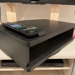 回転するテレビ台の画像