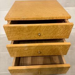 松創　バーズアイメープル　３段チェスト【札幌　清田区　店頭引取可】の画像