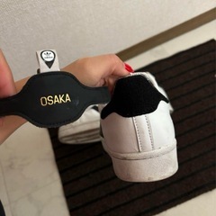 タイムセール本日1000円値下げ　adidasスニーカーの画像