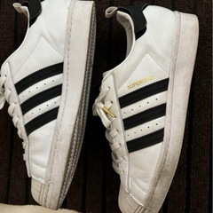 タイムセール本日1000円値下げ　adidasスニーカーの画像