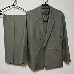 レディーススーツ（WHITE）　少し汚れありの画像