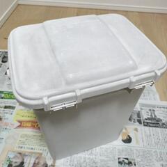 ニオイもれにくいパッキン付ゴミ箱