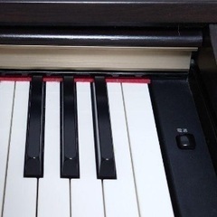 電子ピアノ　YAMAHA グラビノーバ　CLP-320　の画像