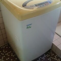 ＬＧ全自動洗濯機　６ｋｇ　大うず小うず　まだまだ使えます。差し上...
