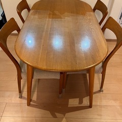 ¥0 ダイニングテーブル&椅子4脚只今お話し中
