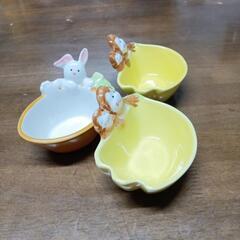 猿とウサギの食器、3客の画像