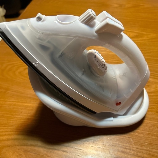 美品商品　コードレススチームアイロン