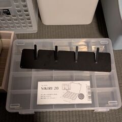 ワンタッチゴミ箱・収納ケース・マグネットフック4連【3COIN&100均】の画像