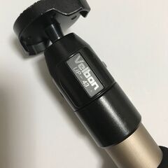 <他品物と同時取引がお得！＞【気長に投稿】有名ブランド「Velbon（ベルボン）」の一脚「UP-43」です／軽いです／美品の部類です／混雑する場所で、他人に迷惑を掛けずにカメラを構えて写真撮影やビデオ撮影ができます！(^^♪の画像