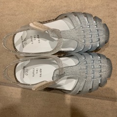 キッズ　シューズ　１７センチ　