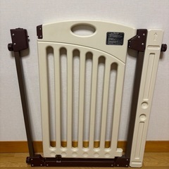 終了　
ベビーゲート