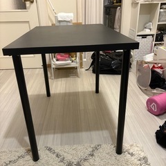 テーブル　黒