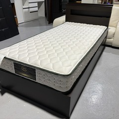 最高級 国産  Dream Bed＆Serta シングルベッド、幅98cm Used/美品