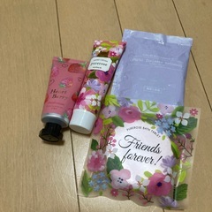 ハンドクリームと入浴剤セット
