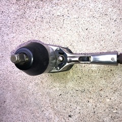 エアー インパクトドライバー 
タイヤ交換 ちょっと難有りの画像