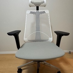 イトーキ サリダチェア ホワイト 　オフィスチェア