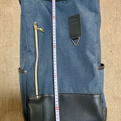 ウォルト　リュック　ネイビーの画像