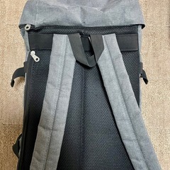 ウォルト　リュック　グレーの画像