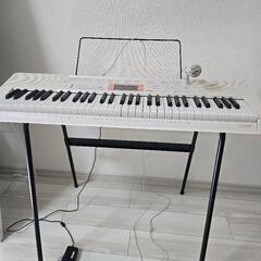CASIO　電子キーボード　電子ピアノ　スタンド付き※設置のままお渡し