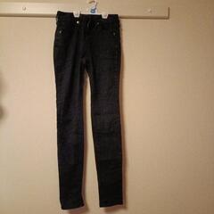 GU　黒スキニー