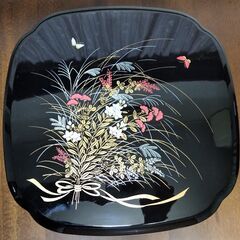 二段重箱 黒 約24.3cm x 24.3cm　おせちはもちろん、お弁当箱やお菓子入れにも 中古の画像