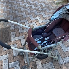 アップリカ  ベビーカーの画像