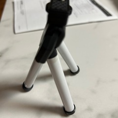 ミニ三脚　超小型　脚は伸縮不可の画像