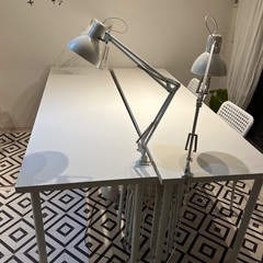 IKEAテーブル2個の画像