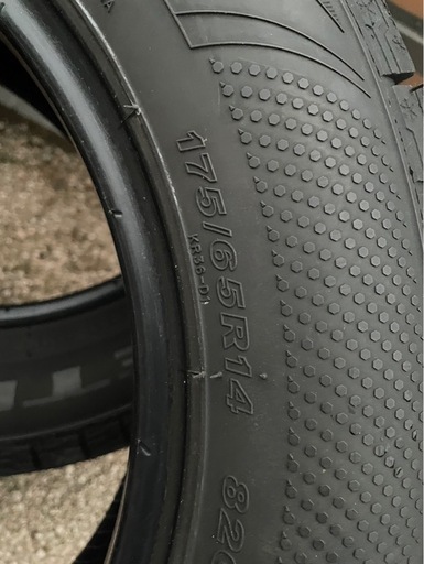 スノータイヤ 175/65R/14