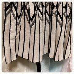 ꒰株式会社ワンピース꒱セミロング プリーツ ニット スカート LサイズOKの画像
