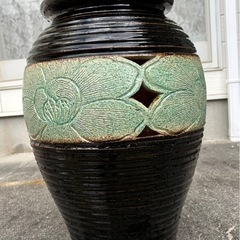 陶器　大きい壺