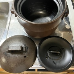 【明日まで限定 】炊飯土鍋 ご飯釜 二重蓋 4合炊き 説明書付
の画像
