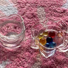 燭台とビー玉の画像