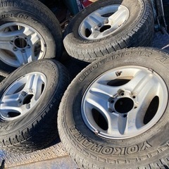 車のパーツ タイヤ、ホイール