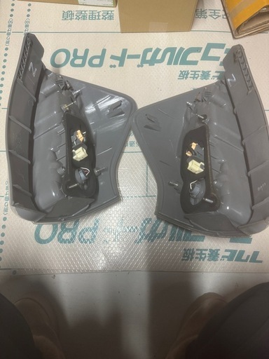 プリウスα  前期テール