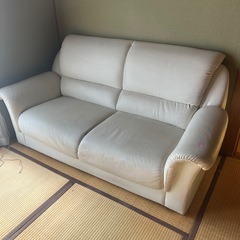 2.5人掛け　ソファー　白　中古　レザー　合皮　
