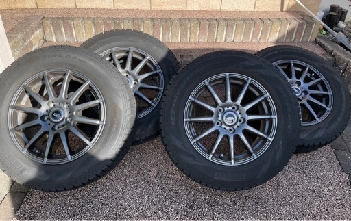 【お渡し予定者決定】スタッドレスタイヤ215/65r16