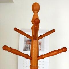 木製ポールハンガーの画像