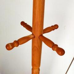 木製ポールハンガーの画像