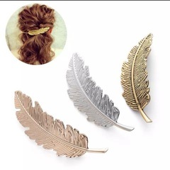 新品✨️ おしゃれ フェザーモチーフ ヘアアクセサリー バレッタ...