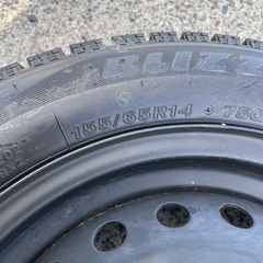 スタッドレスタイヤ 155/65R14 鉄ホイールの画像