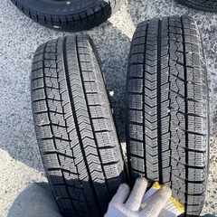 スタッドレスタイヤ 155/65R14 鉄ホイールの画像