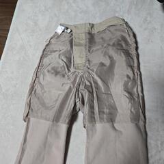 GU　ベージュハイウエストフレアパンツの画像
