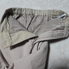 GU　ベージュハイウエストフレアパンツの画像