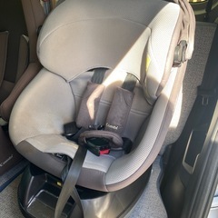 combiチャイルドシート