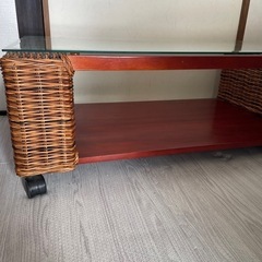 ラタンガラスローテーブルの画像