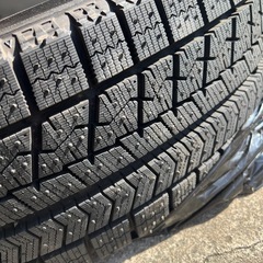 🚗【美品スタッドレスタイヤ、ホイール4本】ヤリス/アクア/フィット7の画像