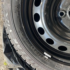 🚗【美品スタッドレスタイヤ、ホイール4本】ヤリス/アクア/フィット7の画像