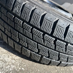🚗【スタッドレスタイヤ、ホイール4本】175/65R/15の画像